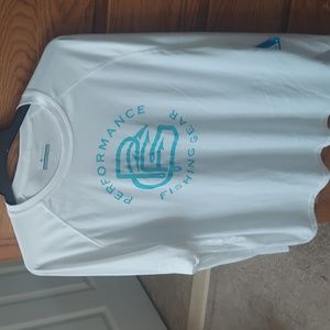 New with tags Columbia omni shade white size xl and size 40 above the knee short